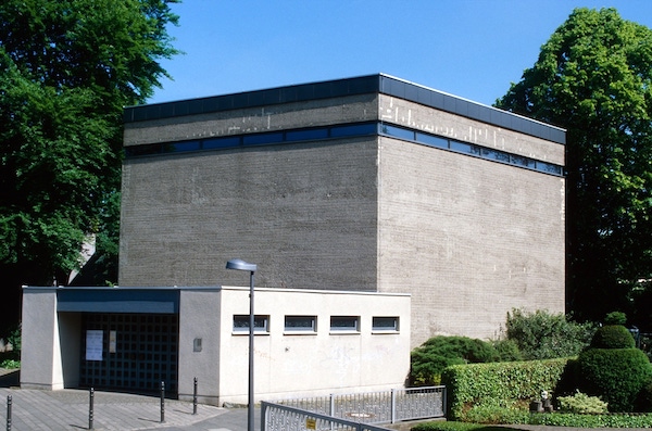 Versöhnungskirche Köln Neu-Eahrenfeld c 2022