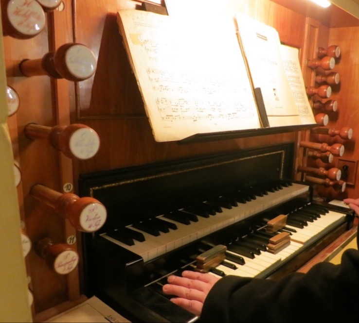 Spieltisch der Liszt-Orgel zu Denstedt